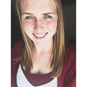 Meet your Posher, Chloe