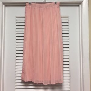 Blush pink pleated skirt