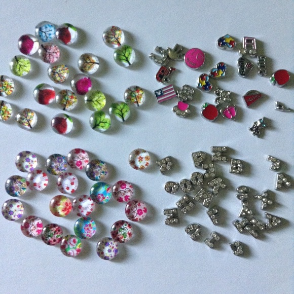 Customized Rhinestones Magnetic Floating Locket. - Picture 3 of 3