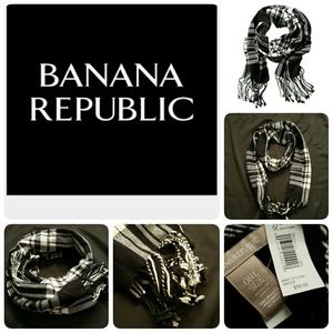 *10% off* Banana Republic Scarf