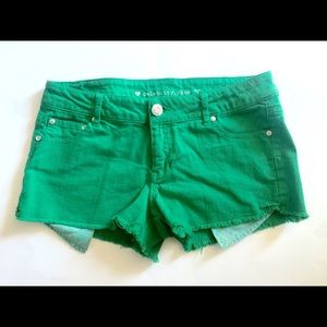 NWOT celebrity pink size 7 green denim shorts