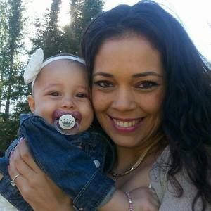 Meet your Posher, Larissa