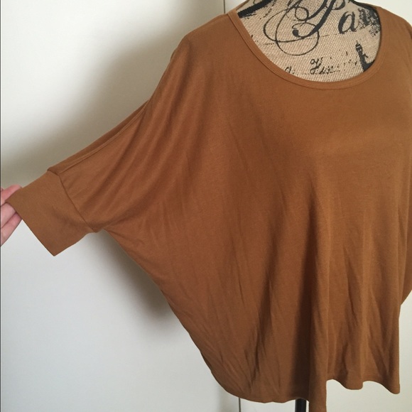 ❗️SOLD❗️Brown Top - Picture 3 of 4