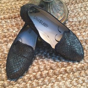 Sam & Libby Tuxedo Flats