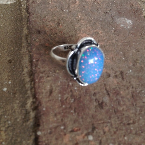 Jewelry - AUSTRALIA OPAL RING