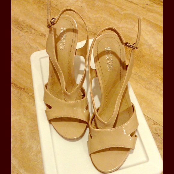 Kenneth Cole Reaction Shoes - Kenneth Cole strappy heels🎉💫