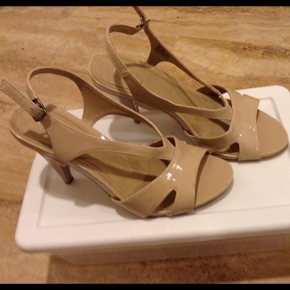 Kenneth Cole strappy heels🎉💫 - Picture 2 of 4