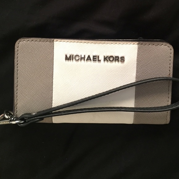 Michael Kors Wristlet