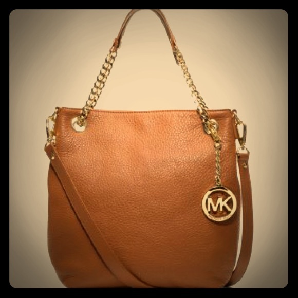 ❌SOLD❌ 🎉HP🎊MK Jet Set Med Chain Shoulder Tote - Picture 3 of 4