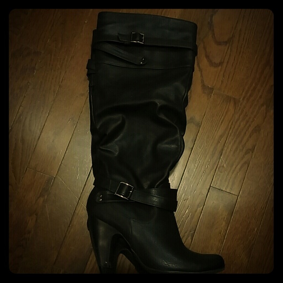Nellie black boots