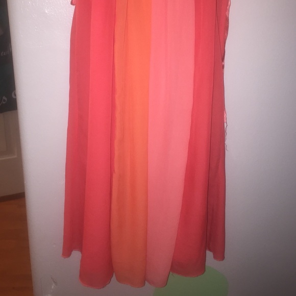 Too small - Picture 3 of 3