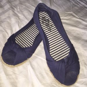 Linen Navy Slip On's