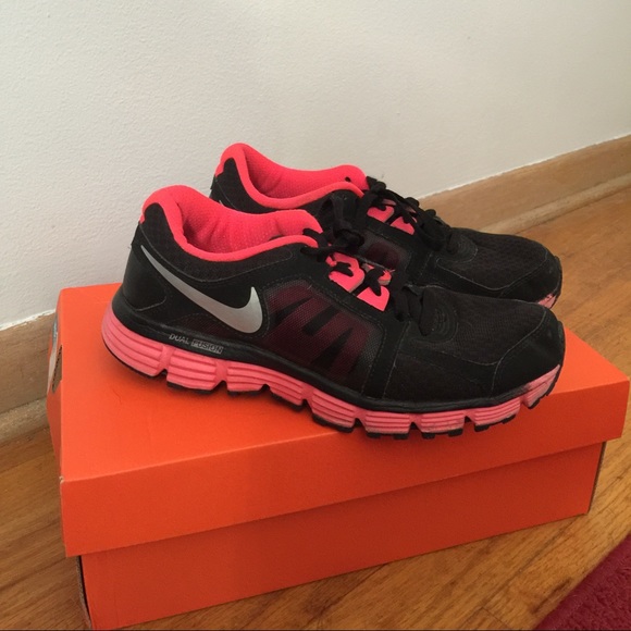 Duel fusion Nike gym shoes