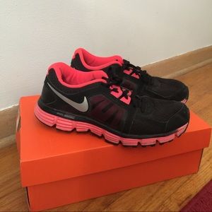 Duel fusion Nike gym shoes