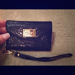 Michael Kors iPhone 4 wallet wristlet