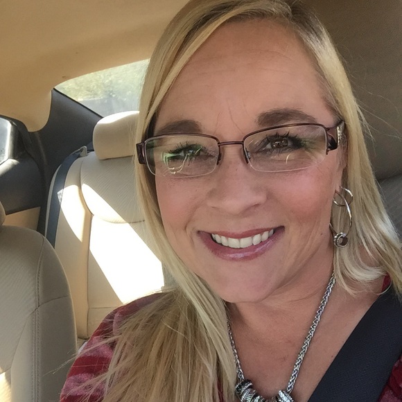 Meet your Posher, Christy