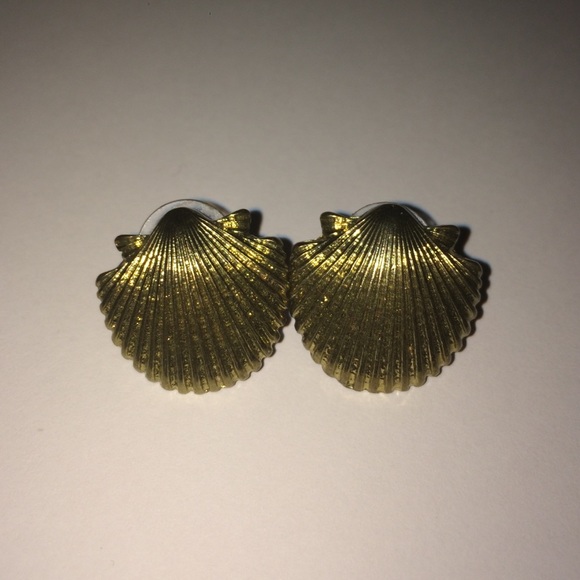 Gold Sea Shell Earrings