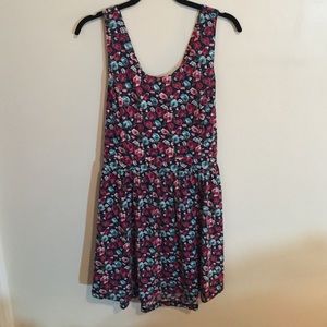 Sleeveless open back dress