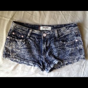 Low/mid rise shorts
