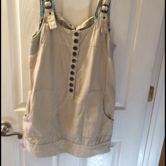 free people. Light khaki jumper. No tag never worn