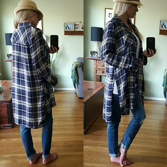 RESERVED 💋Oversized Plaid Button-down - Picture 2 of 4