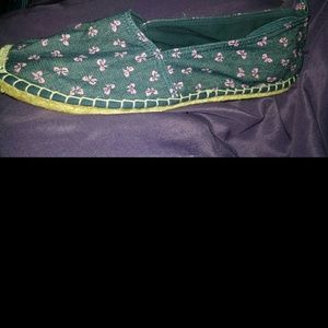 NYT espadrilles size 10