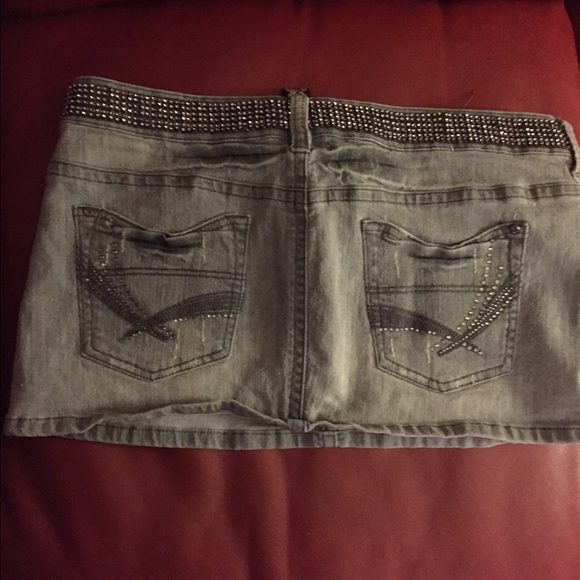 Gray "jean" skirt - Picture 2 of 2