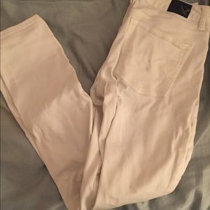 American Eagle Distressed White Skinny Jeans