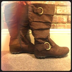 Beautiful brown boots!