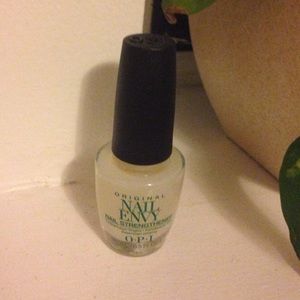 Nail envy opi nail strengthener