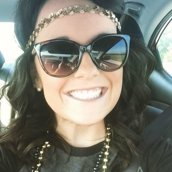 Meet your Posher, Dana