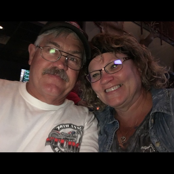 Meet your Posher, Cathy - Picture 2 of 2