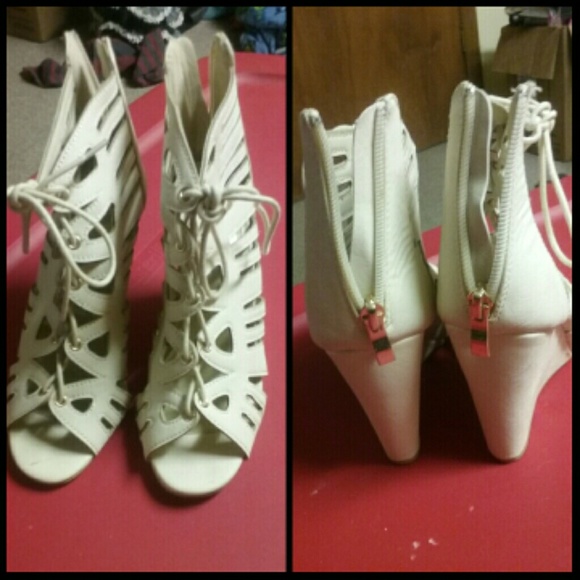🚫SOLD🚫 RUE 21 Tie Up Wedges