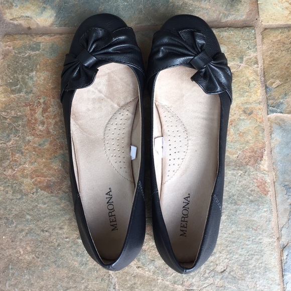 Size 7 Black Flat Merona Shoes-Used