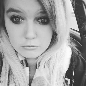 Meet your Posher, Caitlyn