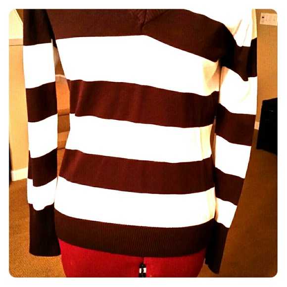 DARK BROWN N BEIGE SWEATER