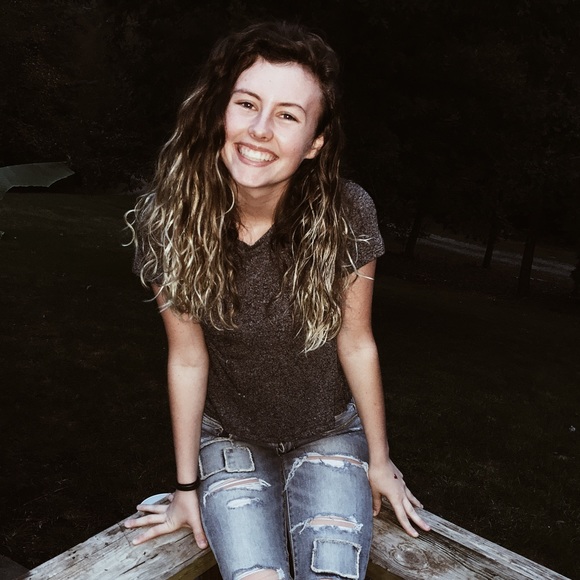 Meet your Posher, Raegan - Picture 1 of 1