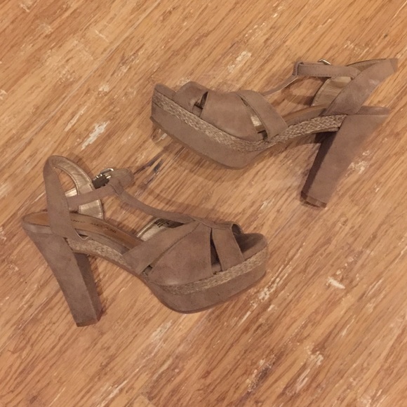 Antonio Melani Taupe Suede heals