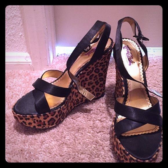 Hale Bob Leopard Wedges