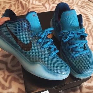 Kobe 10s