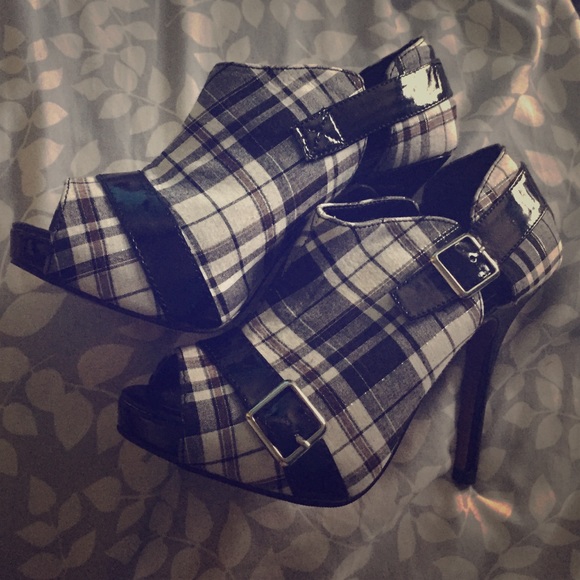 Black & White Plaid Peep-Toed heels.