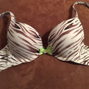 Victoria's Secret body by Victoria push up