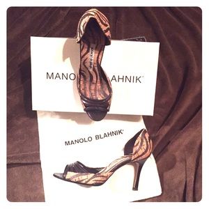 ✨Gorgeous Zebra Stripe Manolo Blahniks✨