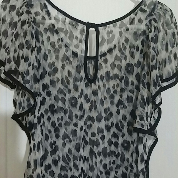 Blouse - Picture 2 of 4
