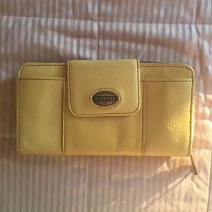 Leather bi-fold wallet
