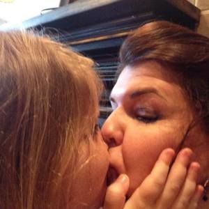 Meet your Posher, Kandi