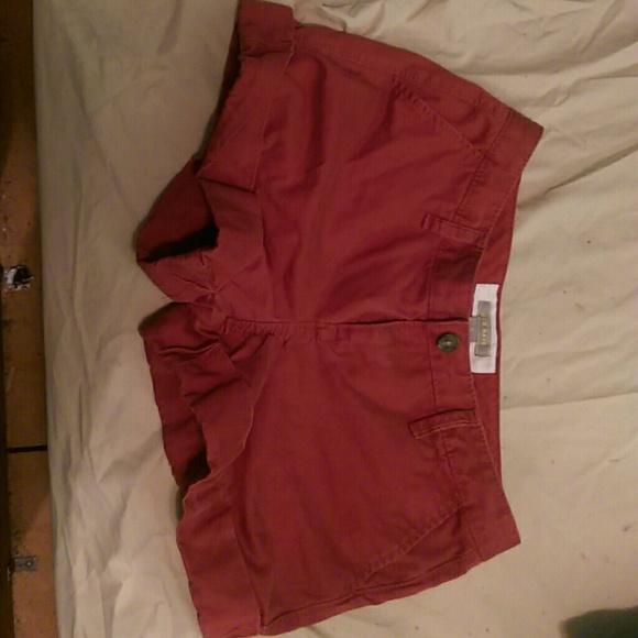 Garnett khaki shorts