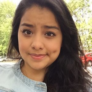 Meet your Posher, Claudia