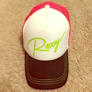 Roxy trucker hat