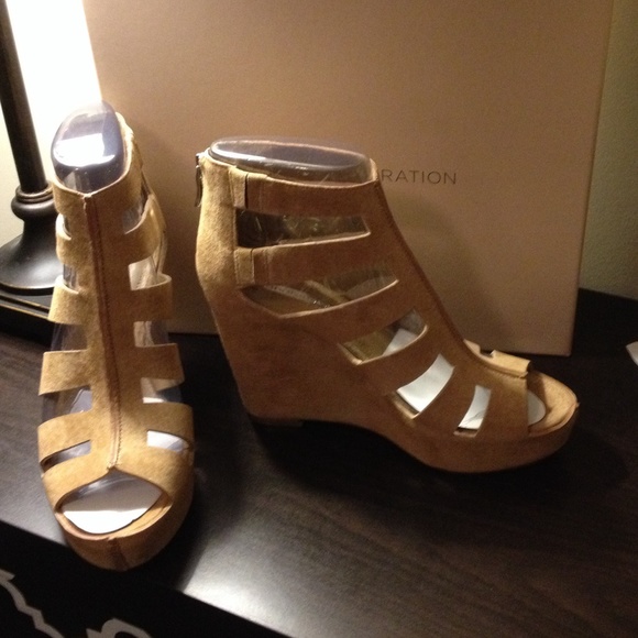 BCBGeneration wedge sandals - Picture 2 of 2